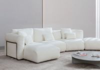 Le forme armoniche del divano Fiocco di Flou