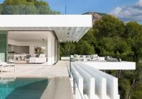 Flexform richtet eine prachtvolle Villa auf Mallorca ein