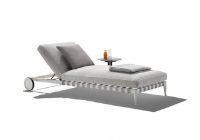 Atlante by Flexform, a sophisticated yet functional daybed